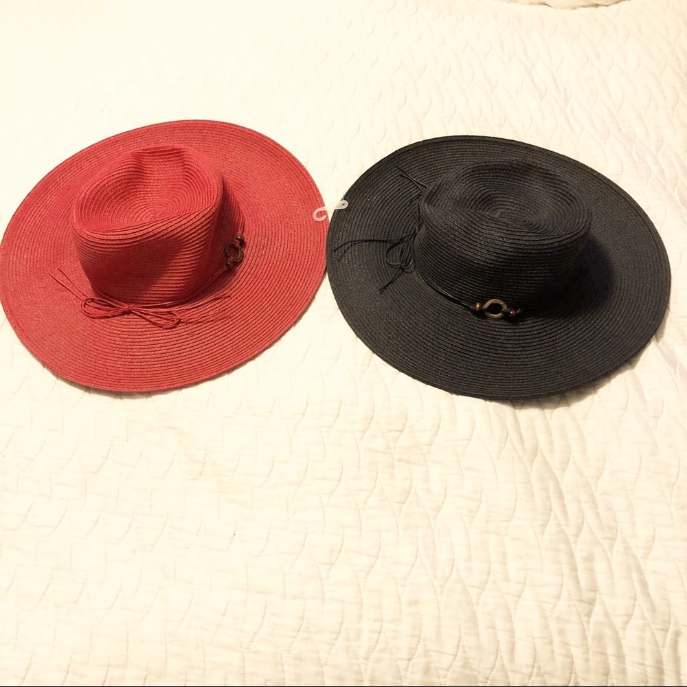 Black and red sun hats (bundle)